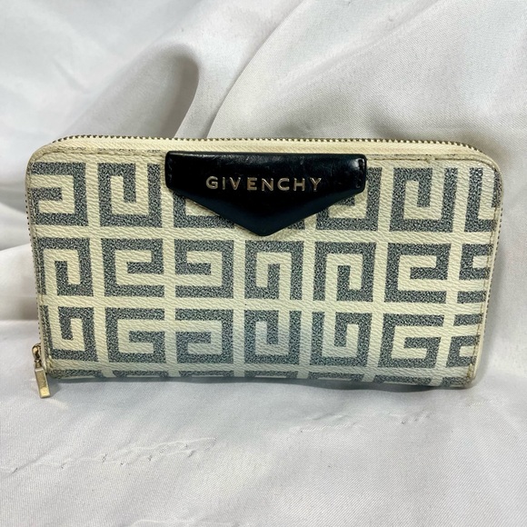 Givenchy | 'Antigona' white/gray coated canvas monogram zip around wallet - Picture 2 of 8
